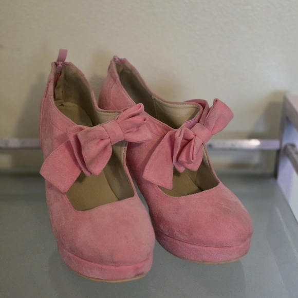 Shoes - Pink Suede Bow Women's Shoes